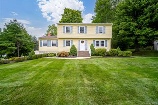 1 Tanglewood Lane, Poughkeepsie, NY 12603