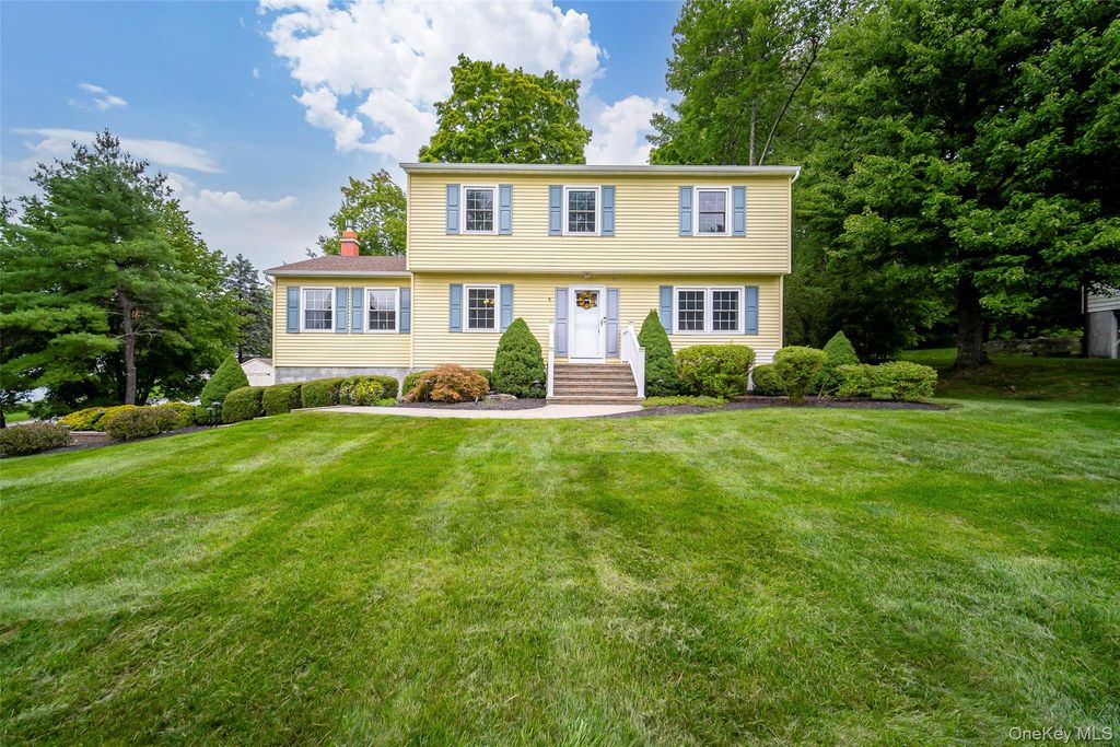 1 Tanglewood Lane, Poughkeepsie, NY 12603