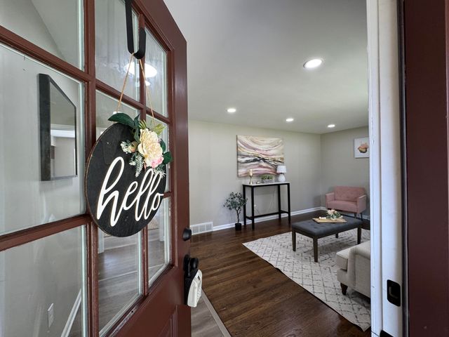 1608 Tulip Lane, Munster, IN 46321