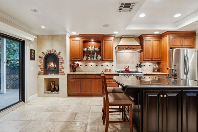 2254 Newcastle Gap Dr, Gold River, CA 95670