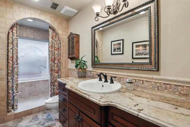 2254 Newcastle Gap Dr, Gold River, CA 95670