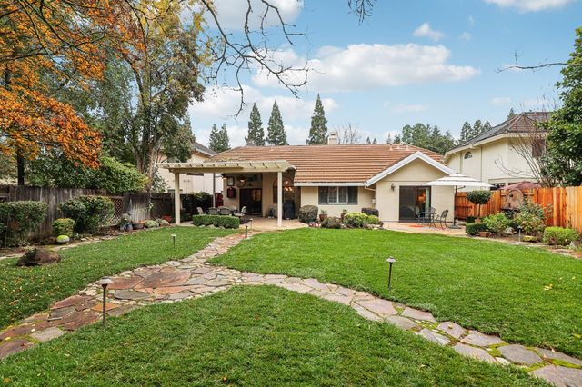 2254 Newcastle Gap Dr, Gold River, CA 95670