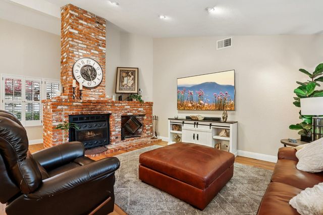 2254 Newcastle Gap Dr, Gold River, CA 95670