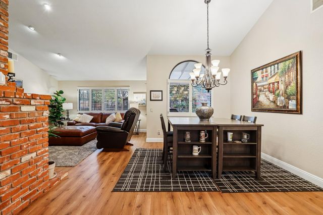 2254 Newcastle Gap Dr, Gold River, CA 95670