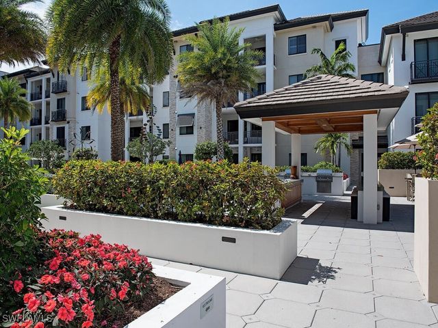 1030 3rd AVE S 208, Naples, FL 34102