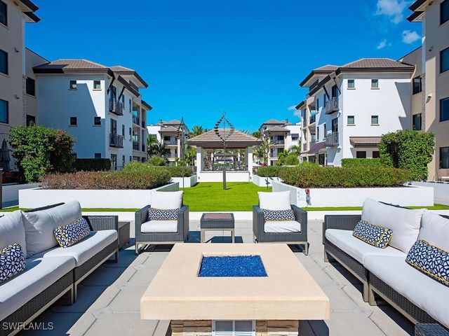 1030 3rd AVE S 208, Naples, FL 34102