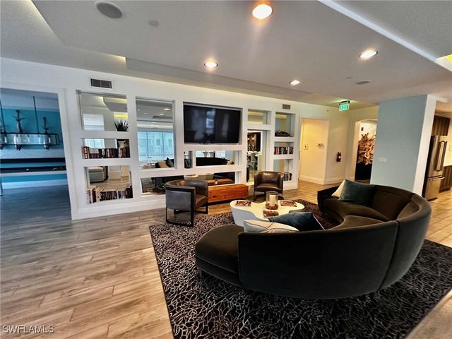 1030 3rd AVE S 208, Naples, FL 34102