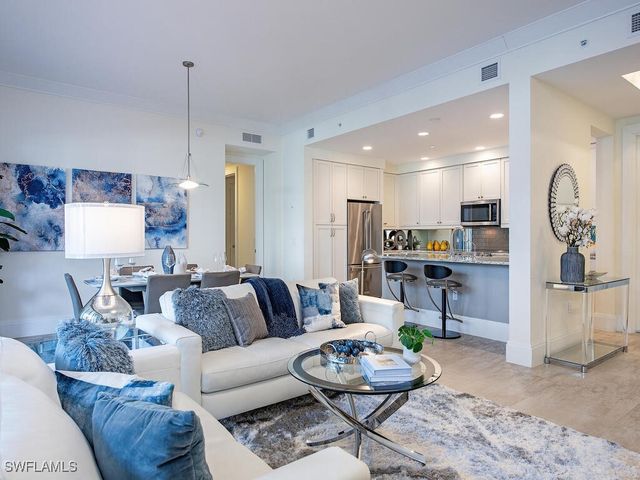 1030 3rd AVE S 208, Naples, FL 34102