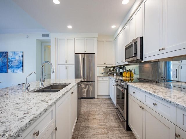 1030 3rd AVE S 208, Naples, FL 34102