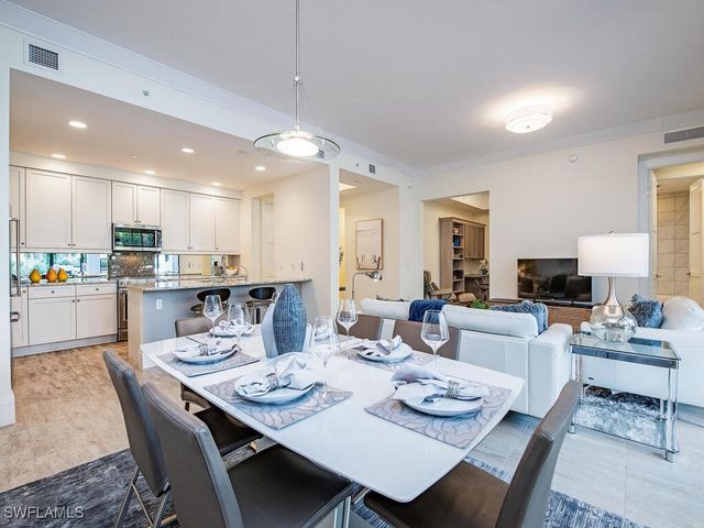 1030 3rd AVE S 208, Naples, FL 34102