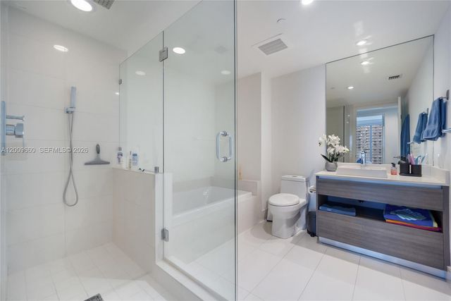 1100 Miami Ave 2808, Miami, FL 33130