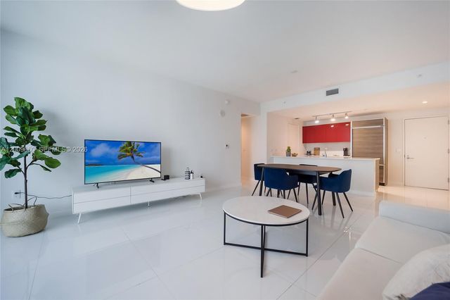 1100 Miami Ave 2808, Miami, FL 33130