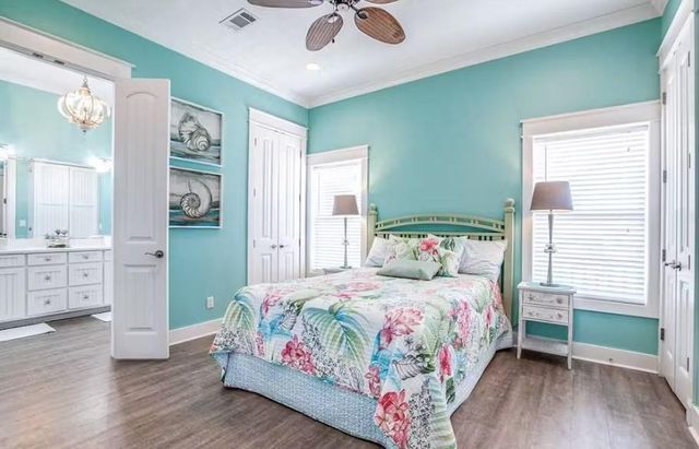 922 Palmridge Drive, Crystal Beach, TX 77650