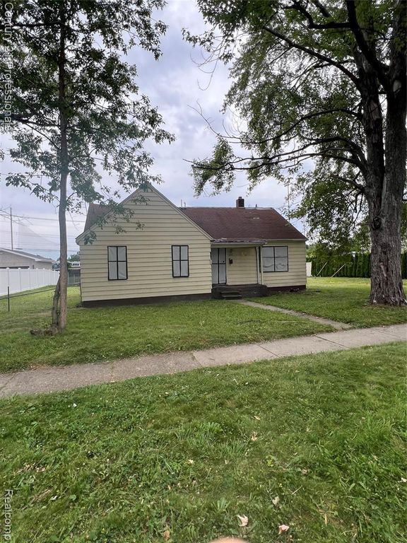 24541 Hass Street, Dearborn Heights, MI 48127