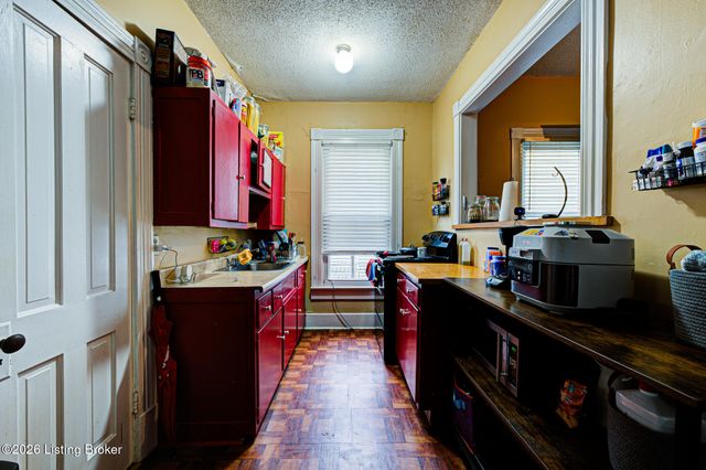 1821 Eastern Pkwy, Louisville, KY 40204