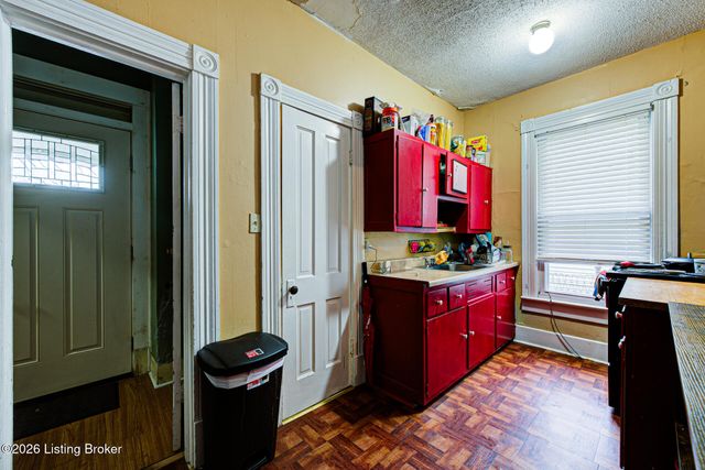 1821 Eastern Pkwy, Louisville, KY 40204