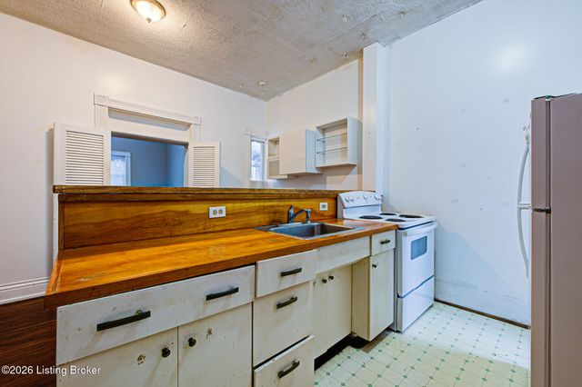 1821 Eastern Pkwy, Louisville, KY 40204