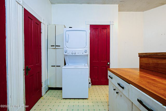 1821 Eastern Pkwy, Louisville, KY 40204