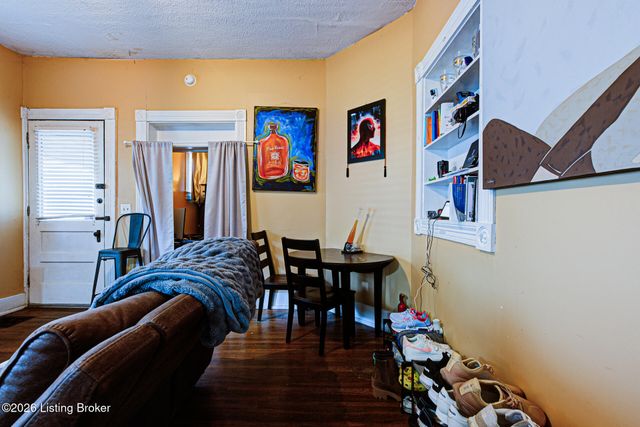 1821 Eastern Pkwy, Louisville, KY 40204