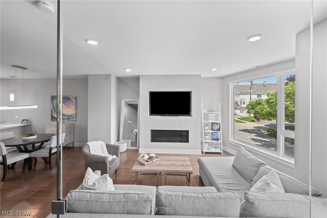 1240 W 70th Street, Cleveland, OH 44102