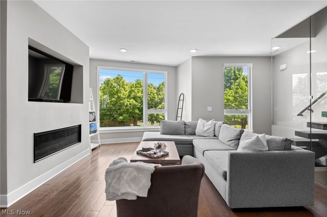 1240 W 70th Street, Cleveland, OH 44102