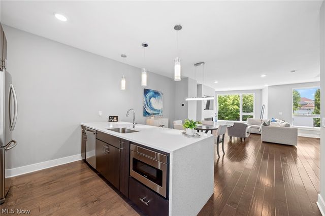 1240 W 70th Street, Cleveland, OH 44102