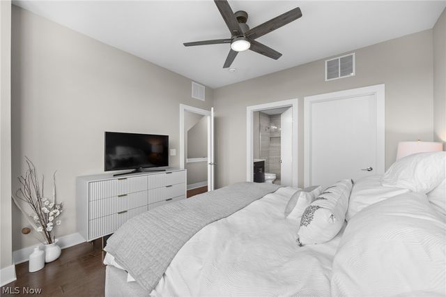 1240 W 70th Street, Cleveland, OH 44102