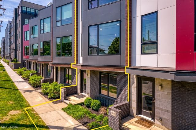 1240 W 70th Street, Cleveland, OH 44102