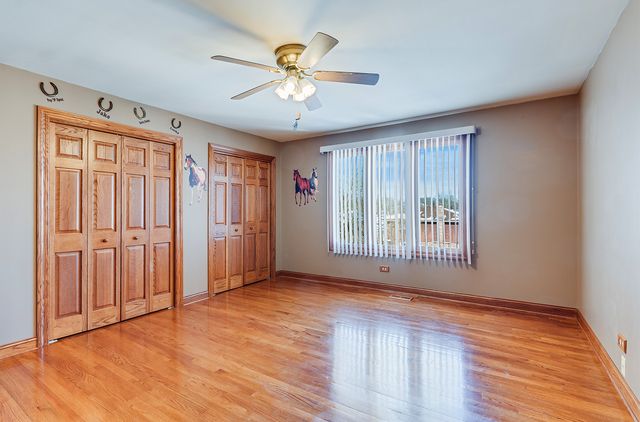 8732 W Surrey Park, Palos Hills, IL 60465