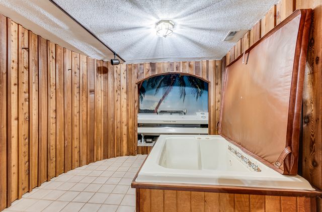 8732 W Surrey Park, Palos Hills, IL 60465