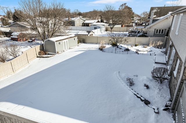 8732 W Surrey Park, Palos Hills, IL 60465