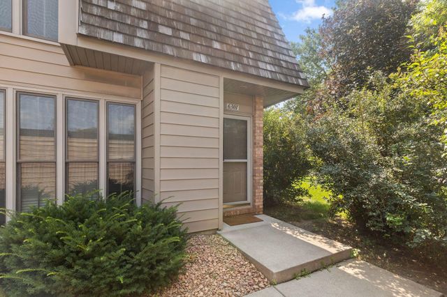 6301 Barrie Road, Edina, MN 55435