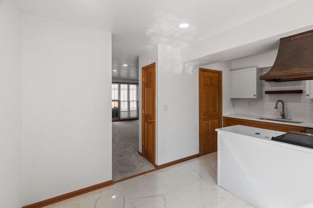 6301 Barrie Road, Edina, MN 55435