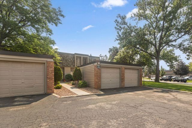 6301 Barrie Road, Edina, MN 55435