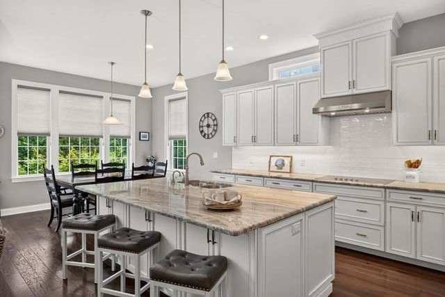 70 Woody Nook, Plymouth, MA 02360