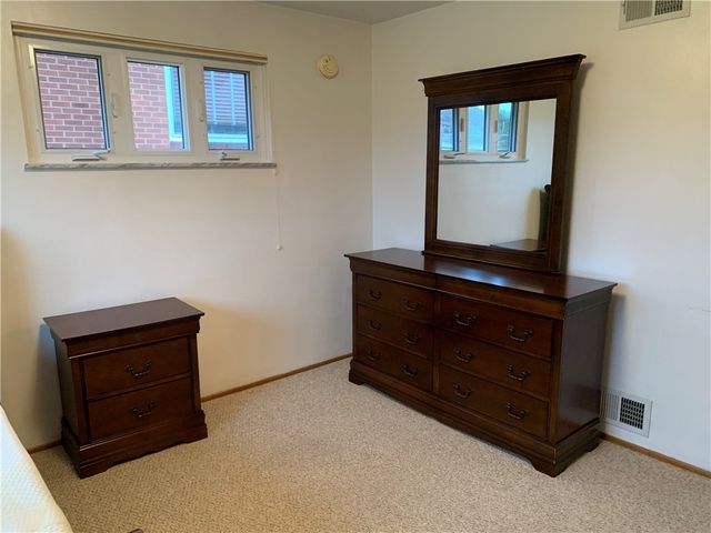 420 Grant Ave. Ext., West Mifflin, PA 15122