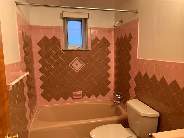 420 Grant Ave. Ext., West Mifflin, PA 15122