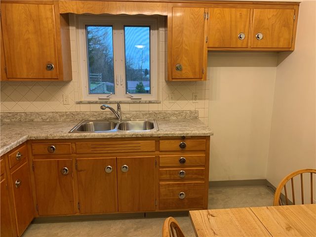 420 Grant Ave. Ext., West Mifflin, PA 15122