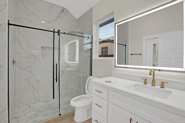 1742 Basse, San Antonio, TX 78213