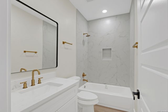 1742 Basse, San Antonio, TX 78213