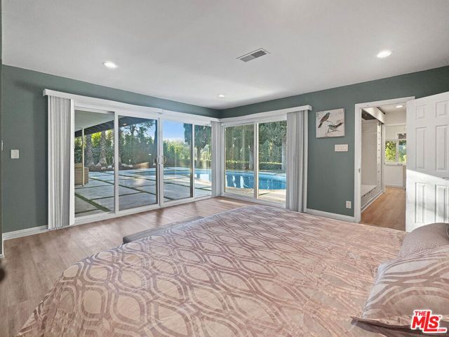 15701 Royal Ridge Road, Los Angeles, CA 91403