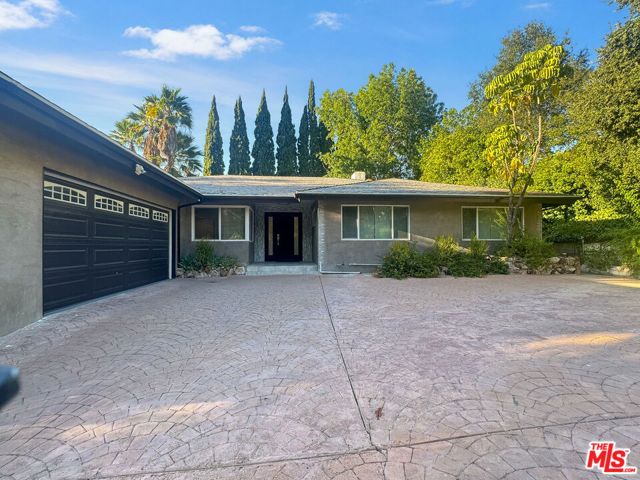 15701 Royal Ridge Road, Los Angeles, CA 91403