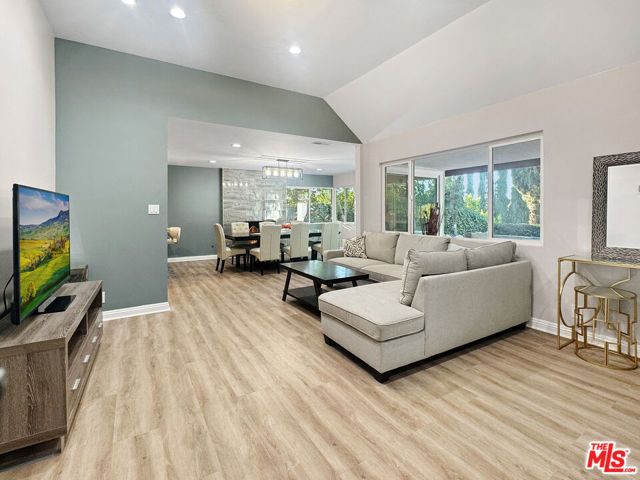 15701 Royal Ridge Road, Los Angeles, CA 91403