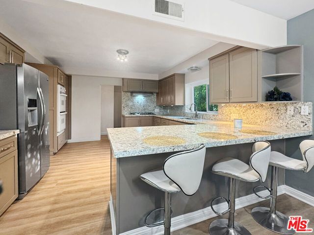 15701 Royal Ridge Road, Los Angeles, CA 91403