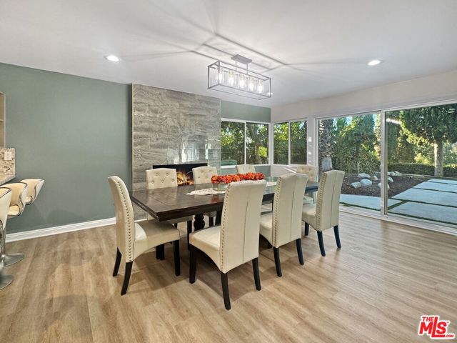 15701 Royal Ridge Road, Los Angeles, CA 91403