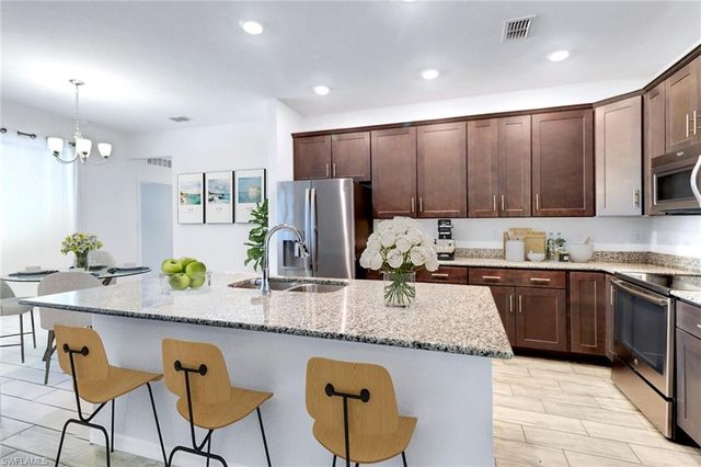 2118 SW 25th TER, Cape Coral, FL 33914