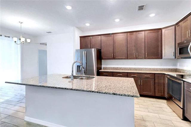 2118 SW 25th TER, Cape Coral, FL 33914