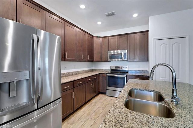 2118 SW 25th TER, Cape Coral, FL 33914