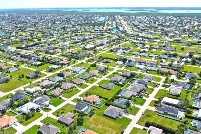 2118 SW 25th TER, Cape Coral, FL 33914