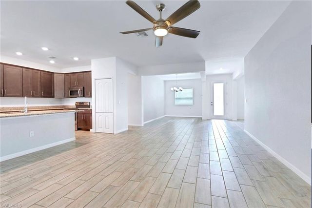 2118 SW 25th TER, Cape Coral, FL 33914